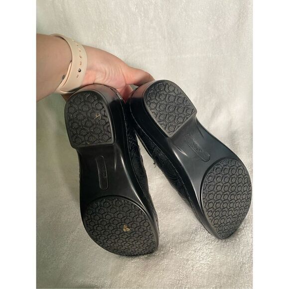 ‎Yuu Bethanee Clogs - Picture 3 of 4